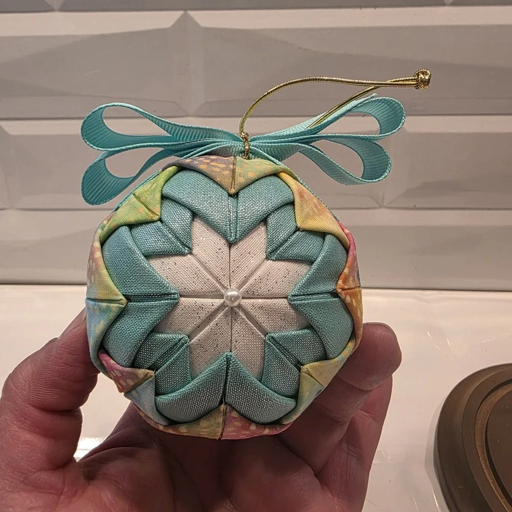 HAND MADE QUILTED FOLDED STAR‎ CHRISTMAS ORNAMENT 3